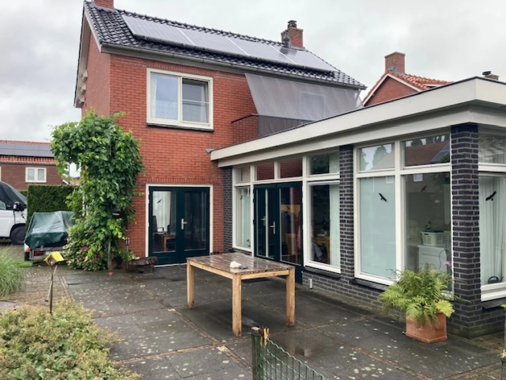 geblurde versie van de foto als achtergrond