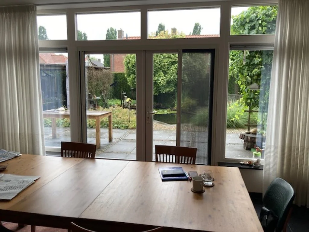 geblurde versie van de foto als achtergrond