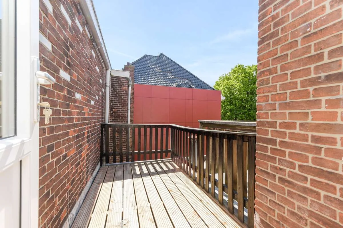 geblurde versie van de foto als achtergrond