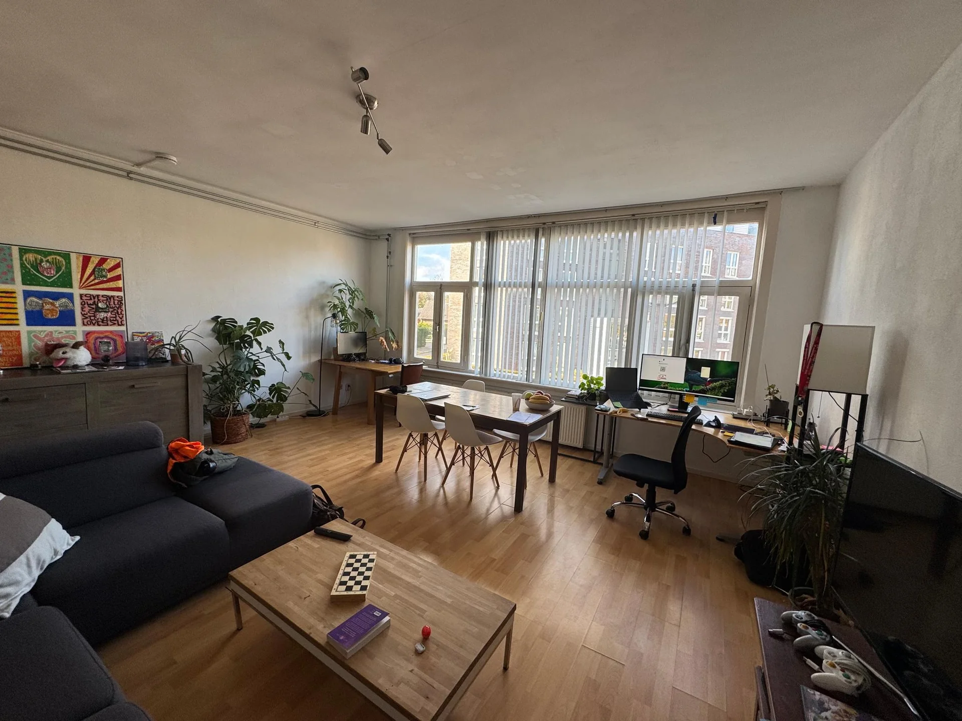 geblurde versie van de foto als achtergrond