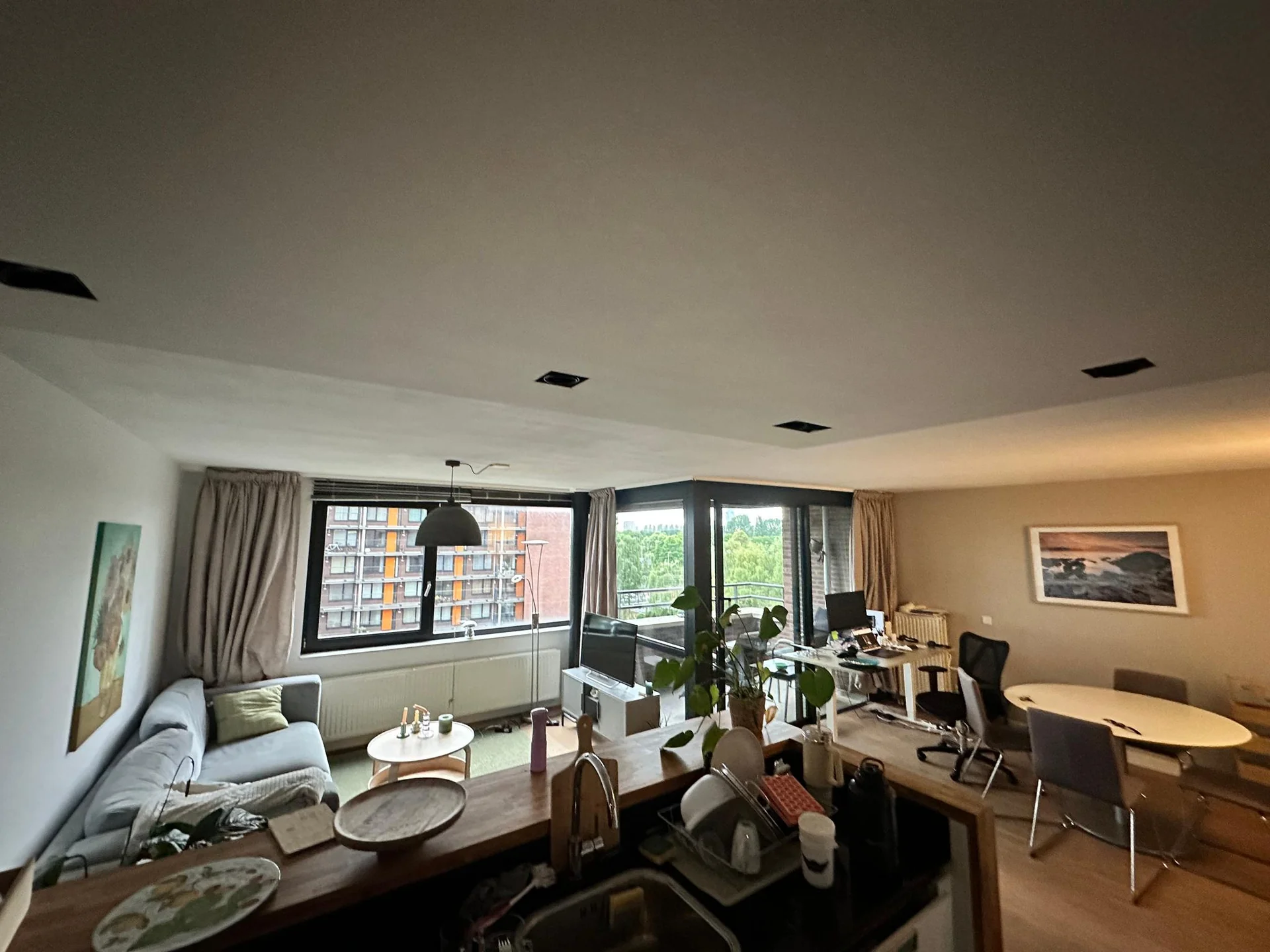 geblurde versie van de foto als achtergrond