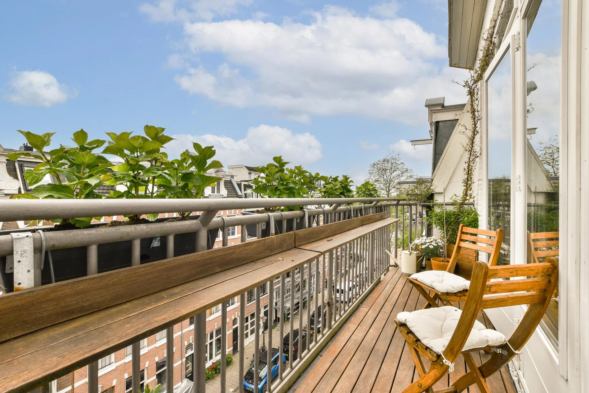 geblurde versie van de foto als achtergrond