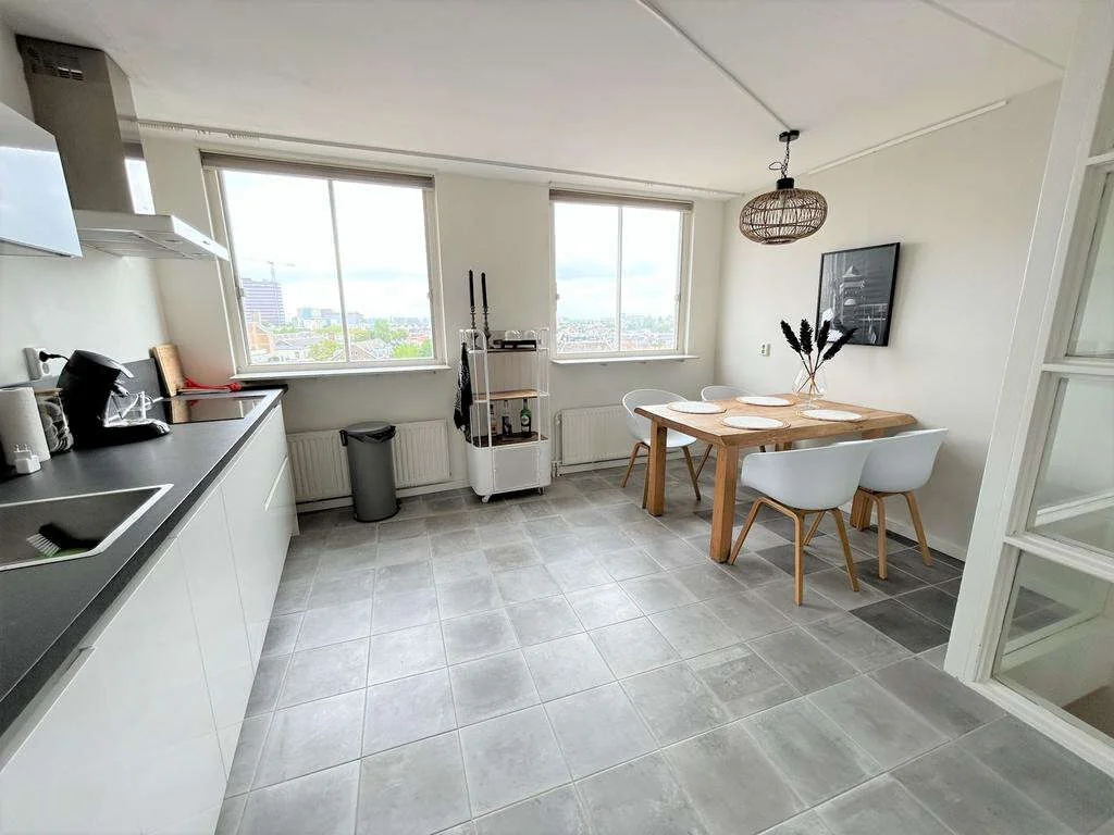 geblurde versie van de foto als achtergrond