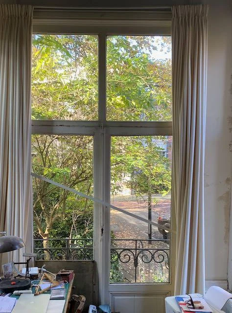 geblurde versie van de foto als achtergrond