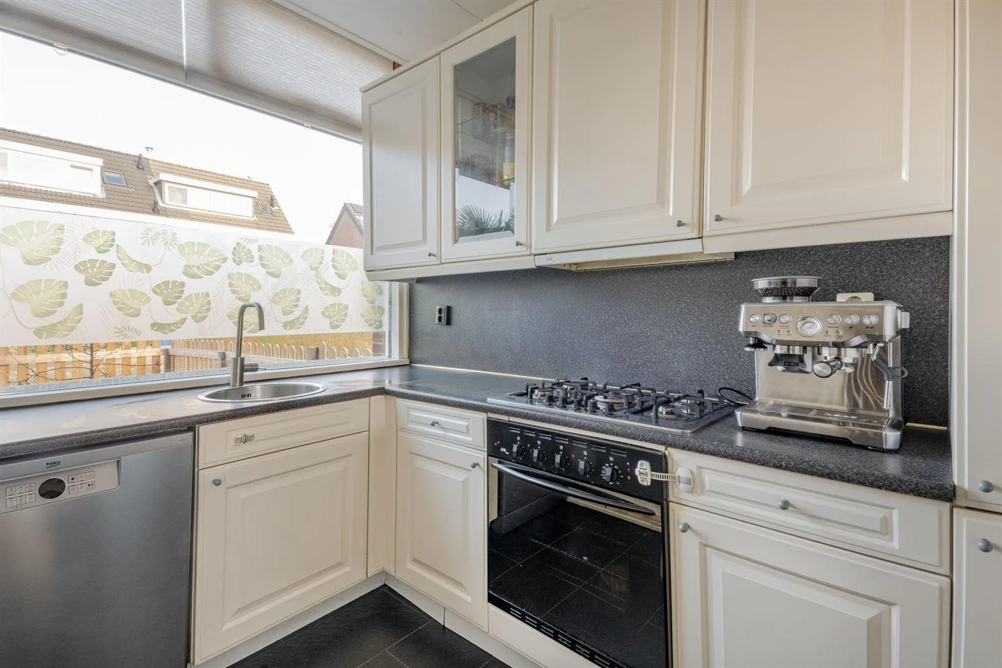 geblurde versie van de foto als achtergrond