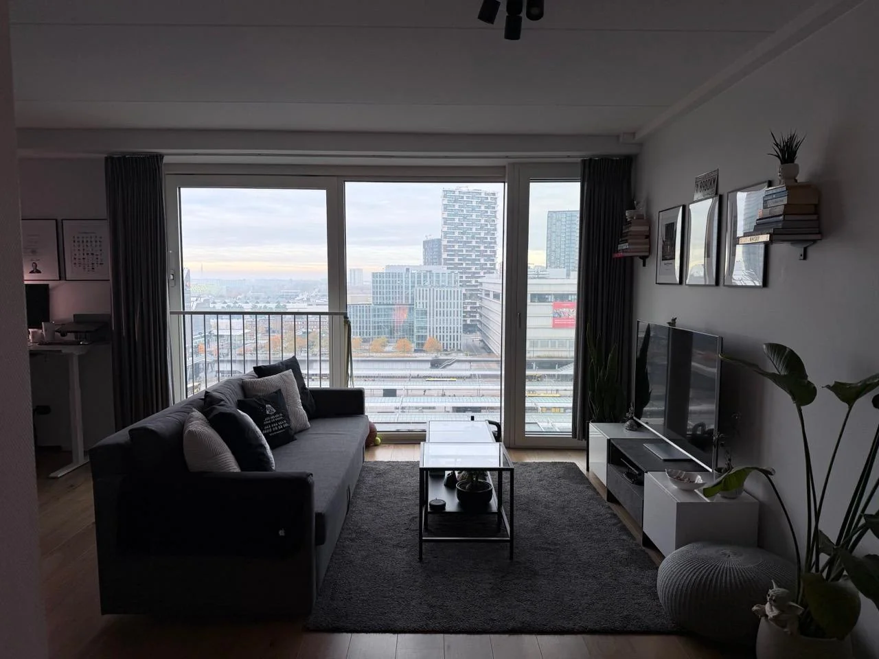 geblurde versie van de foto als achtergrond