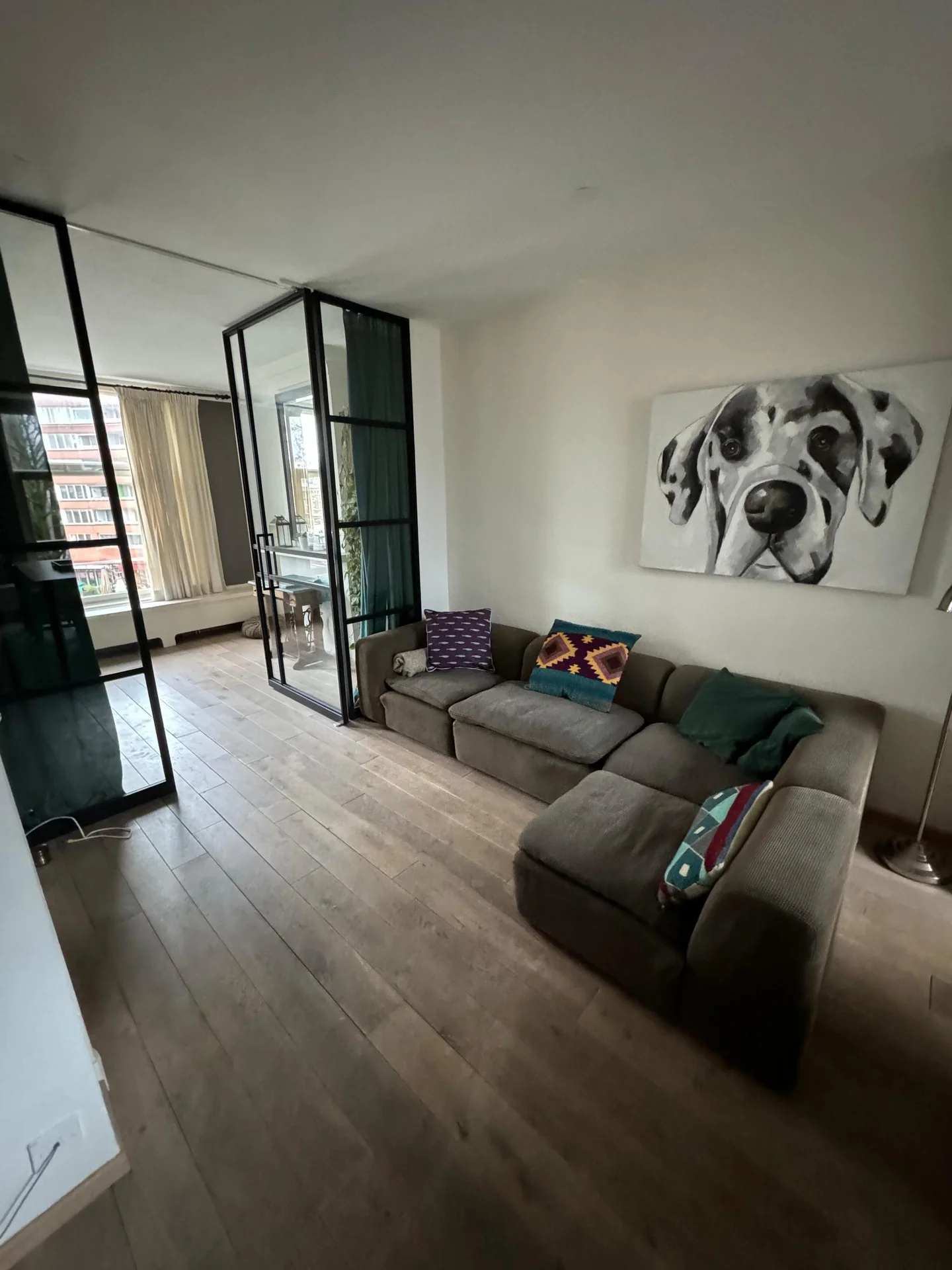 geblurde versie van de foto als achtergrond