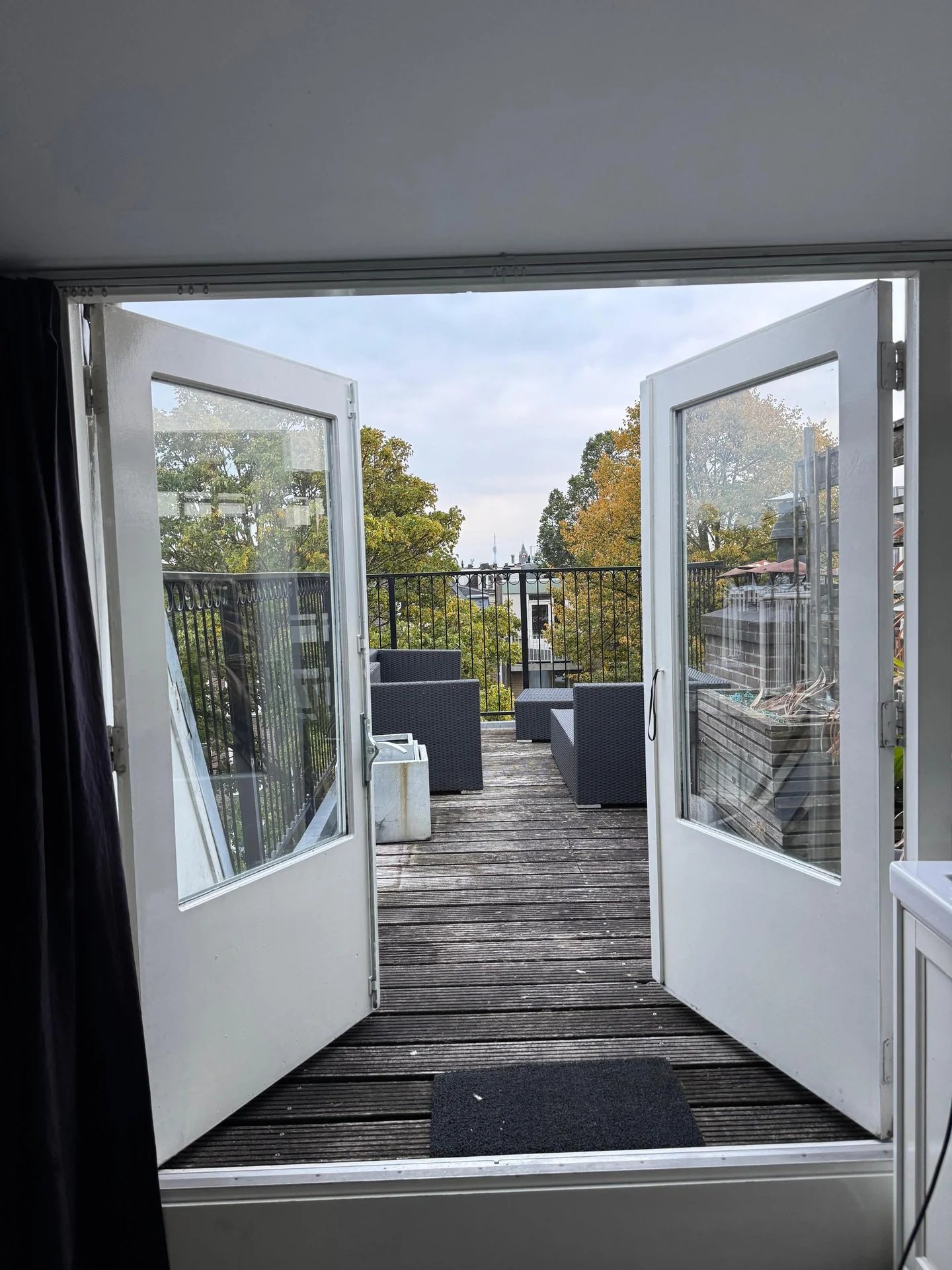 geblurde versie van de foto als achtergrond