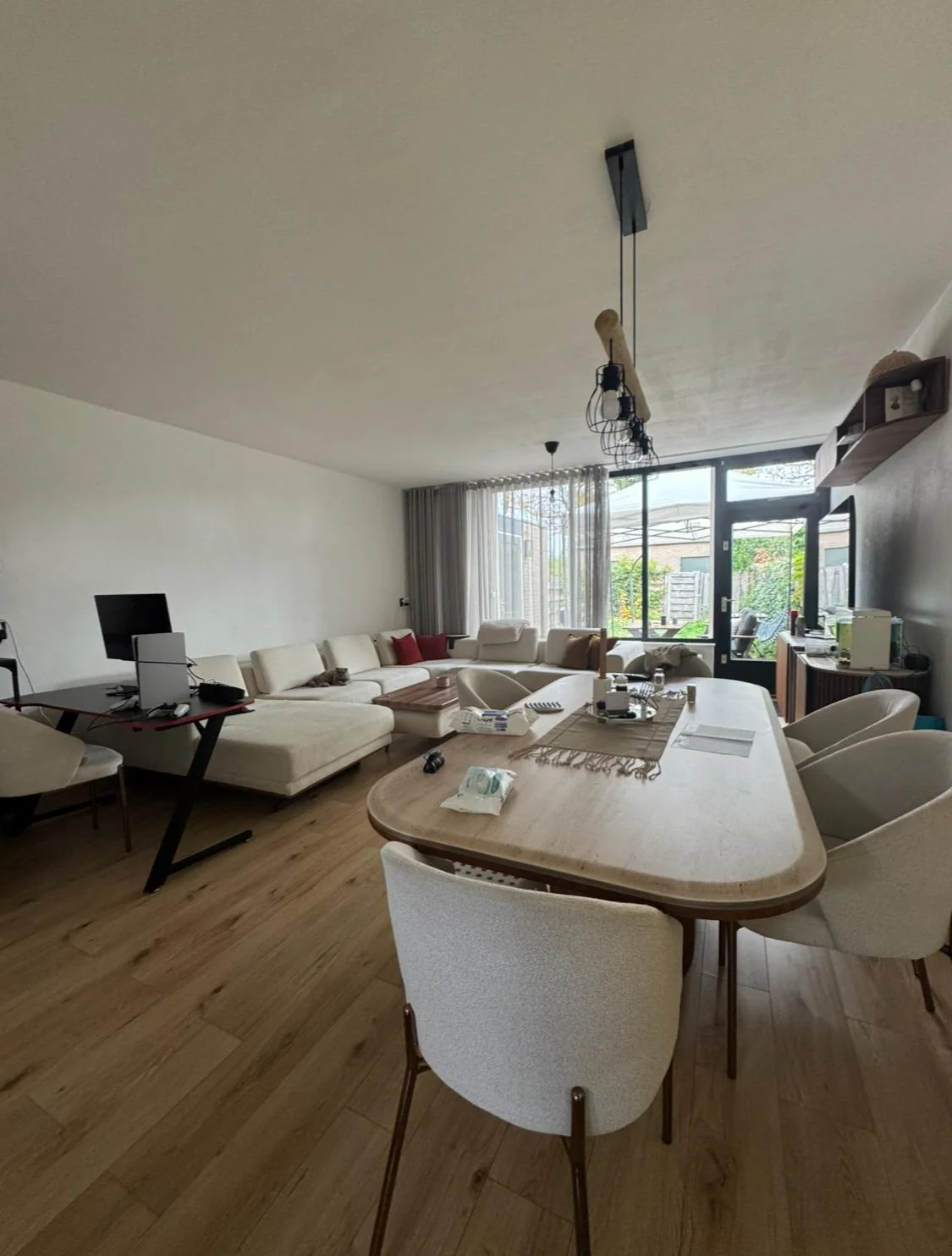 geblurde versie van de foto als achtergrond