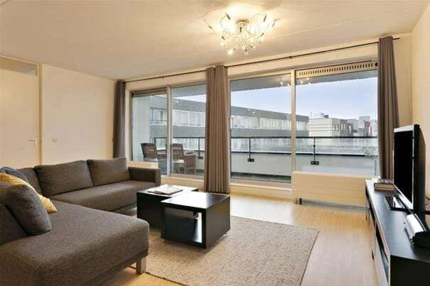 geblurde versie van de foto als achtergrond