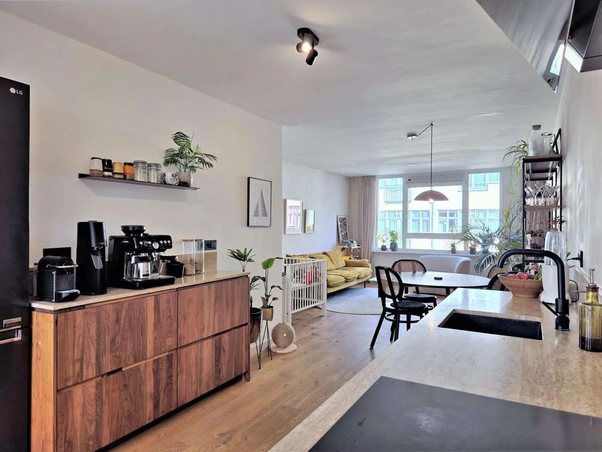 geblurde versie van de foto als achtergrond