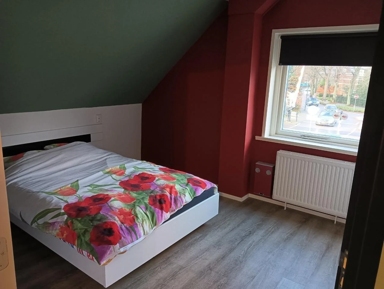 geblurde versie van de foto als achtergrond