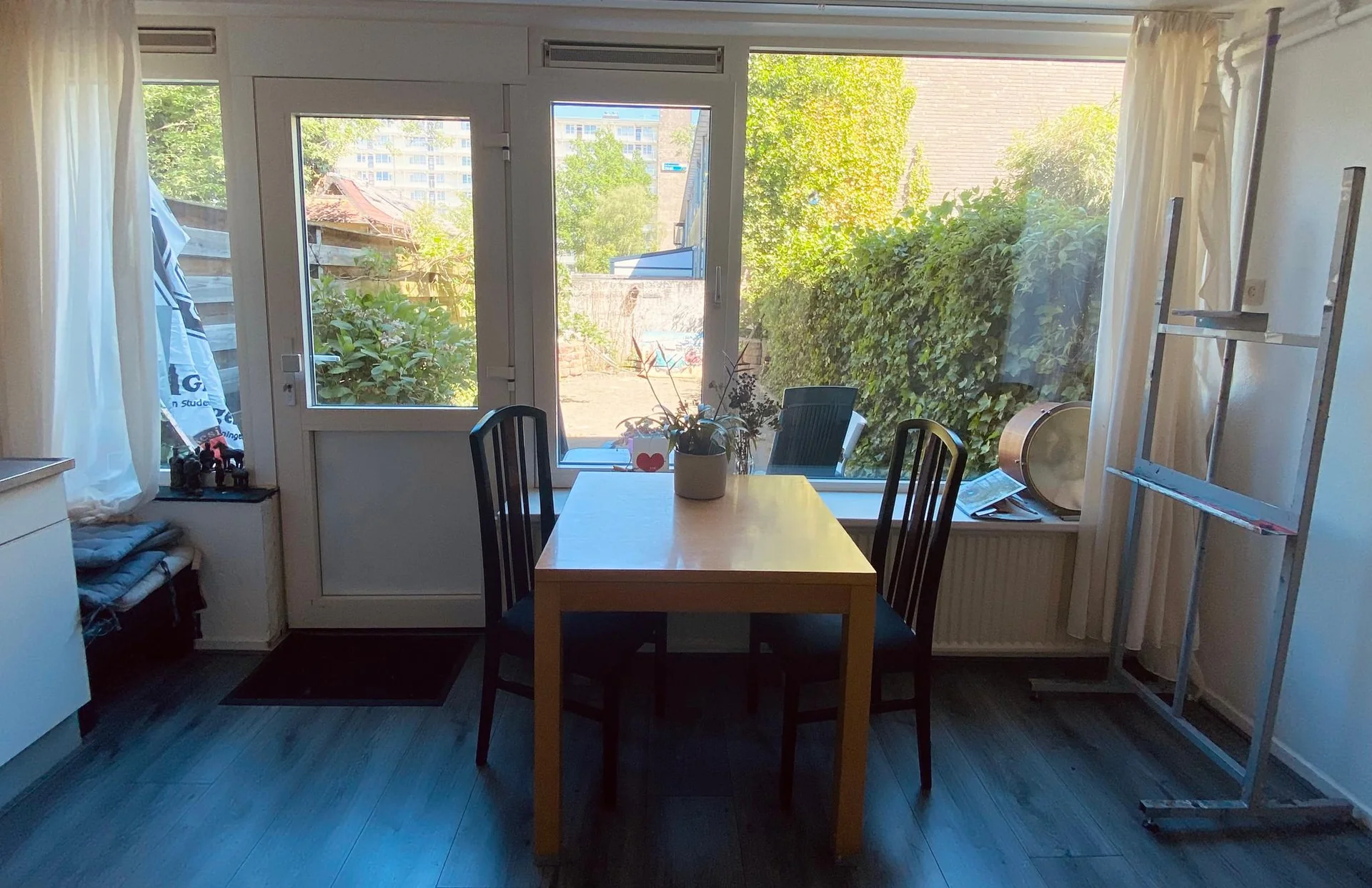 geblurde versie van de foto als achtergrond