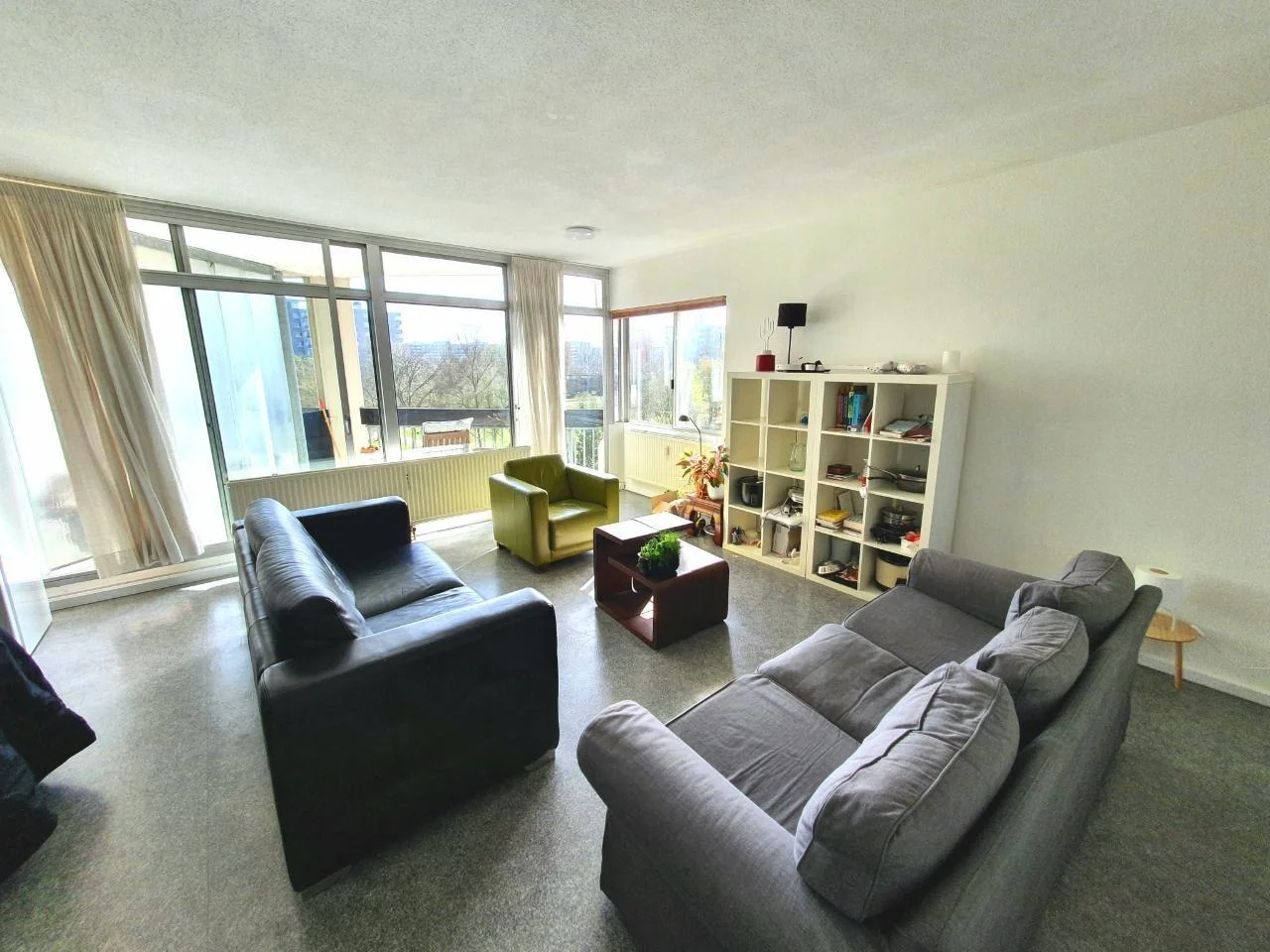 geblurde versie van de foto als achtergrond