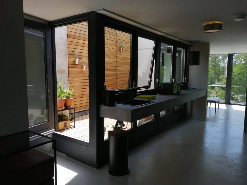 geblurde versie van de foto als achtergrond