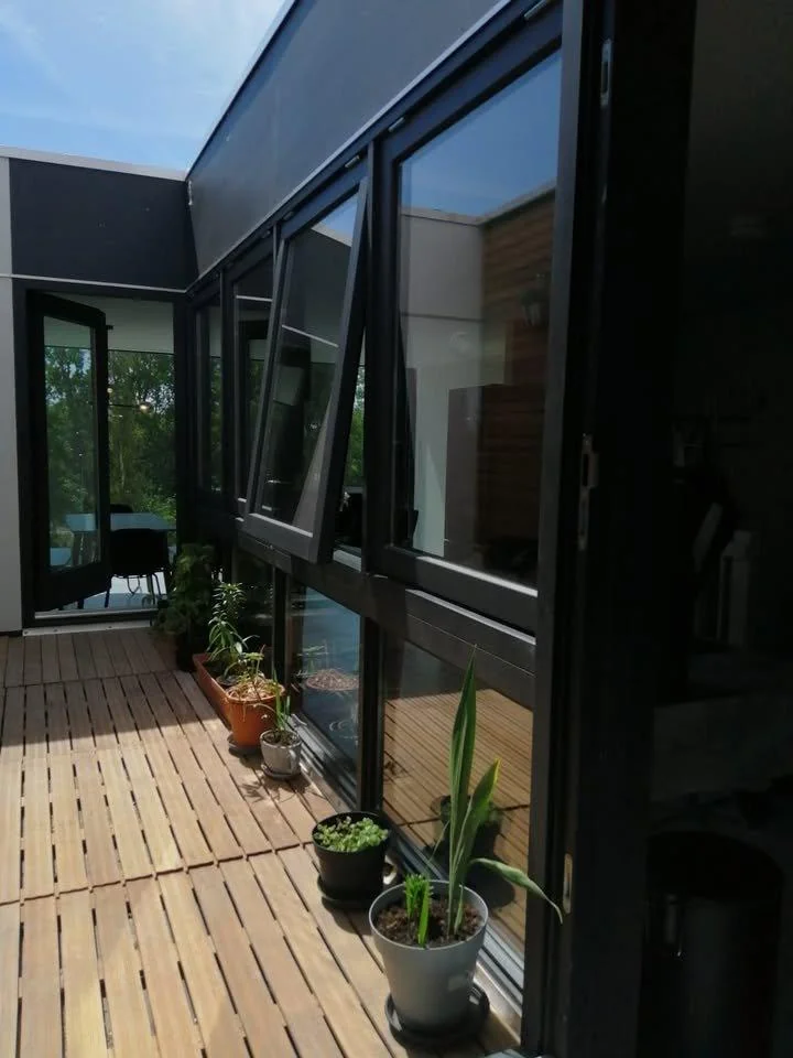 geblurde versie van de foto als achtergrond