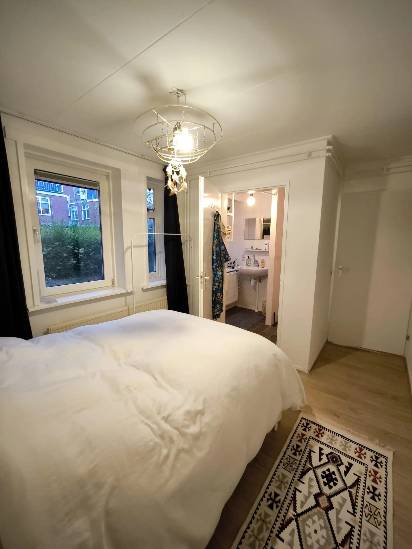 geblurde versie van de foto als achtergrond