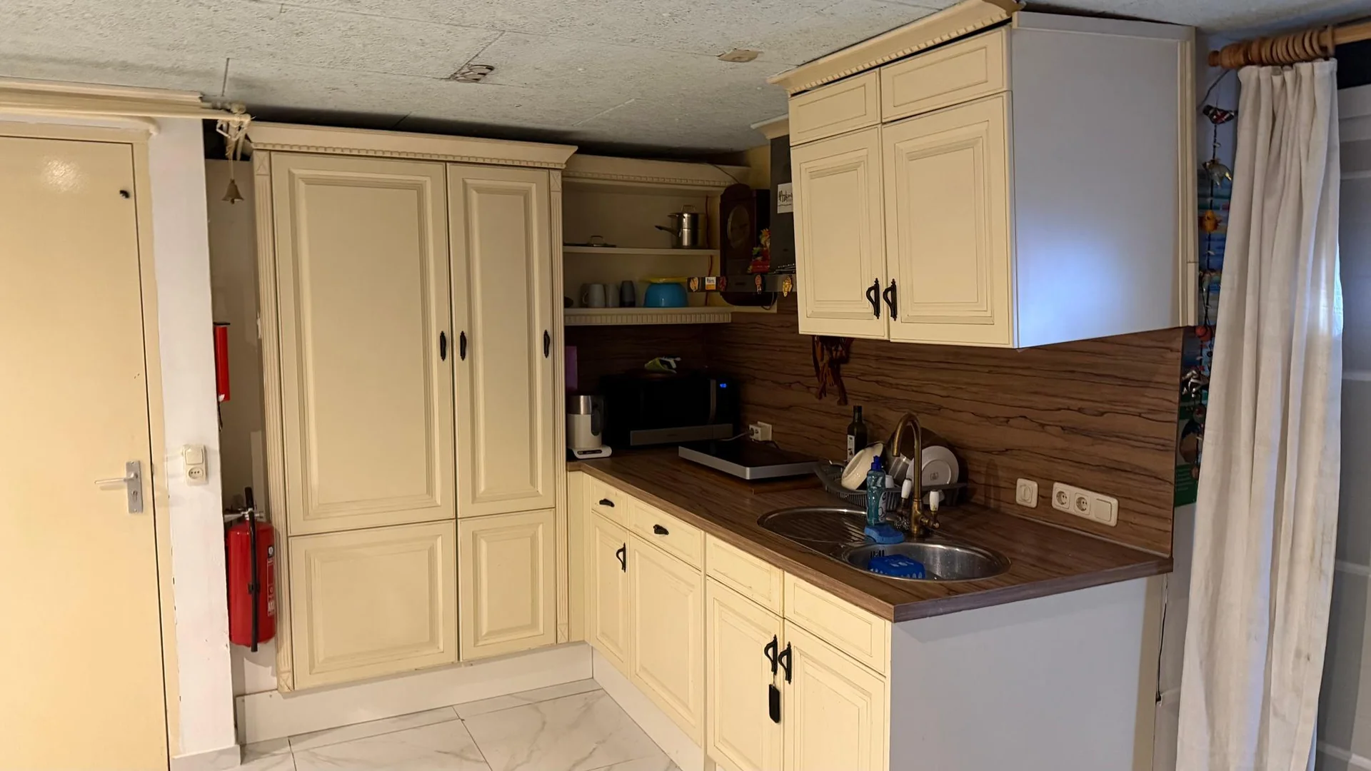 geblurde versie van de foto als achtergrond