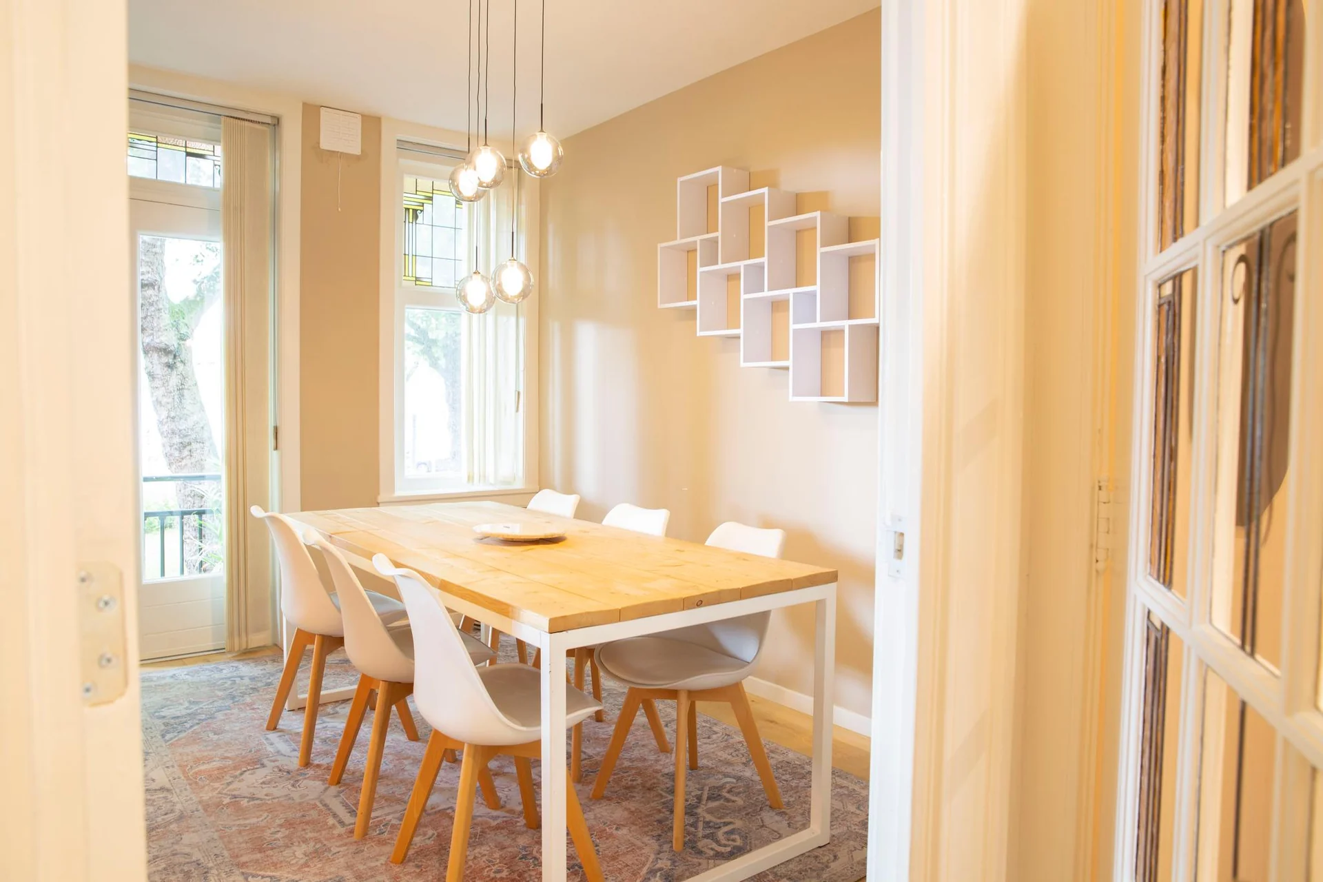 geblurde versie van de foto als achtergrond