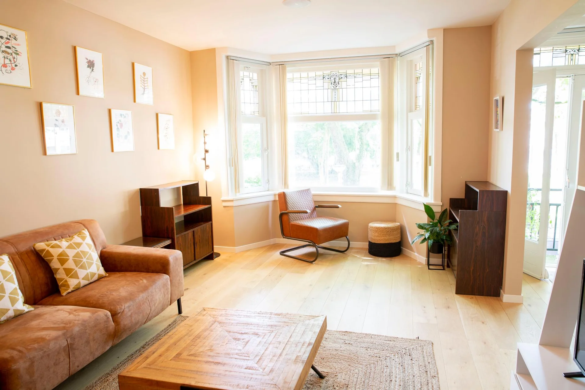 geblurde versie van de foto als achtergrond