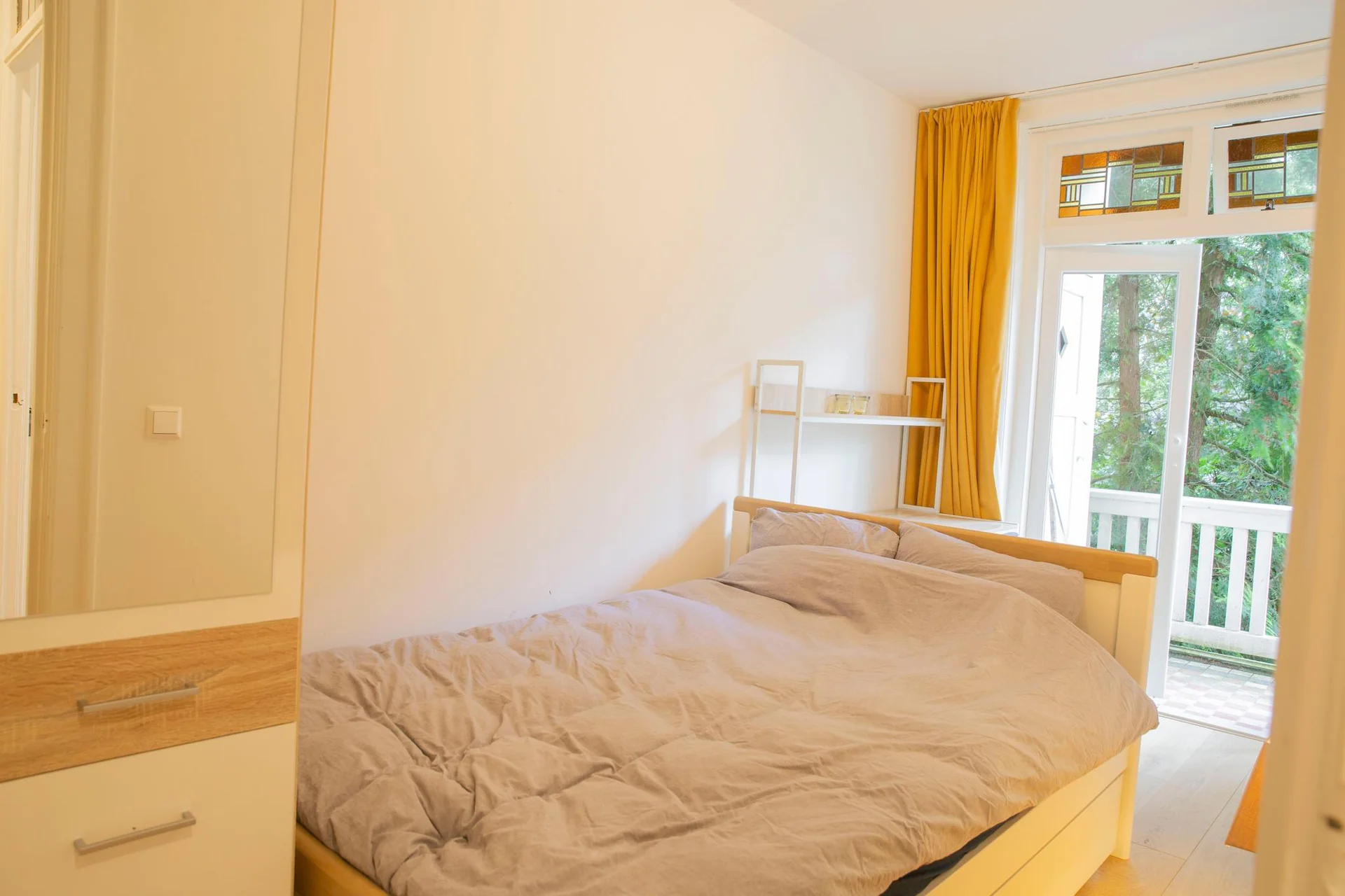 geblurde versie van de foto als achtergrond