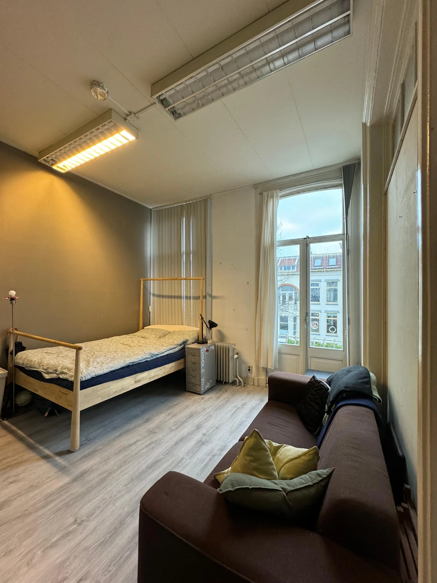 geblurde versie van de foto als achtergrond