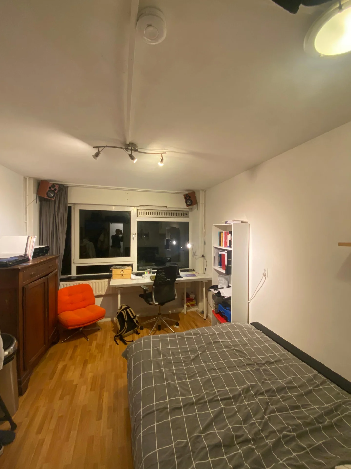 geblurde versie van de foto als achtergrond