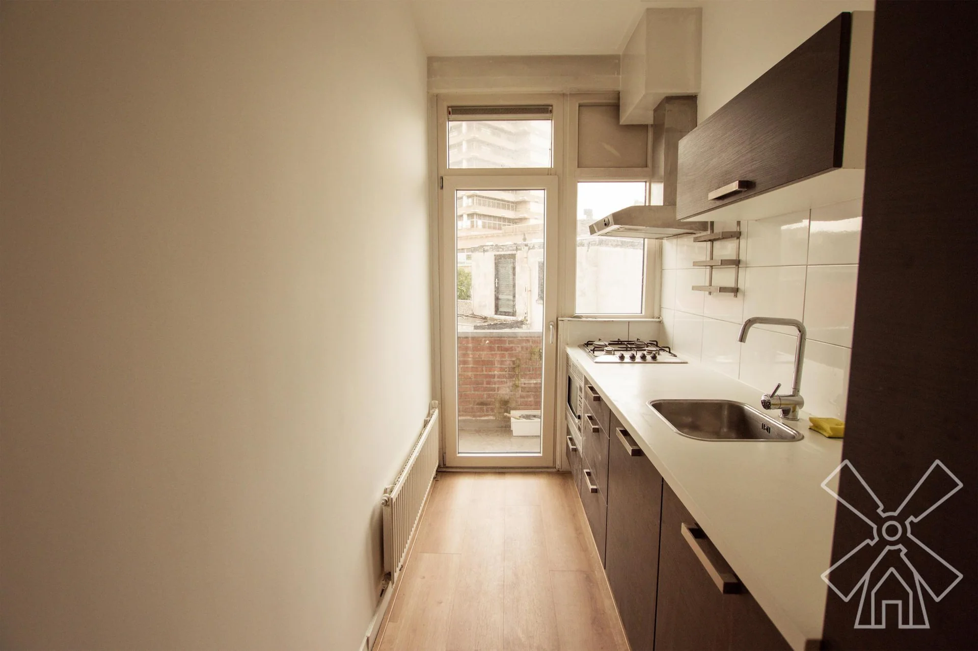 geblurde versie van de foto als achtergrond