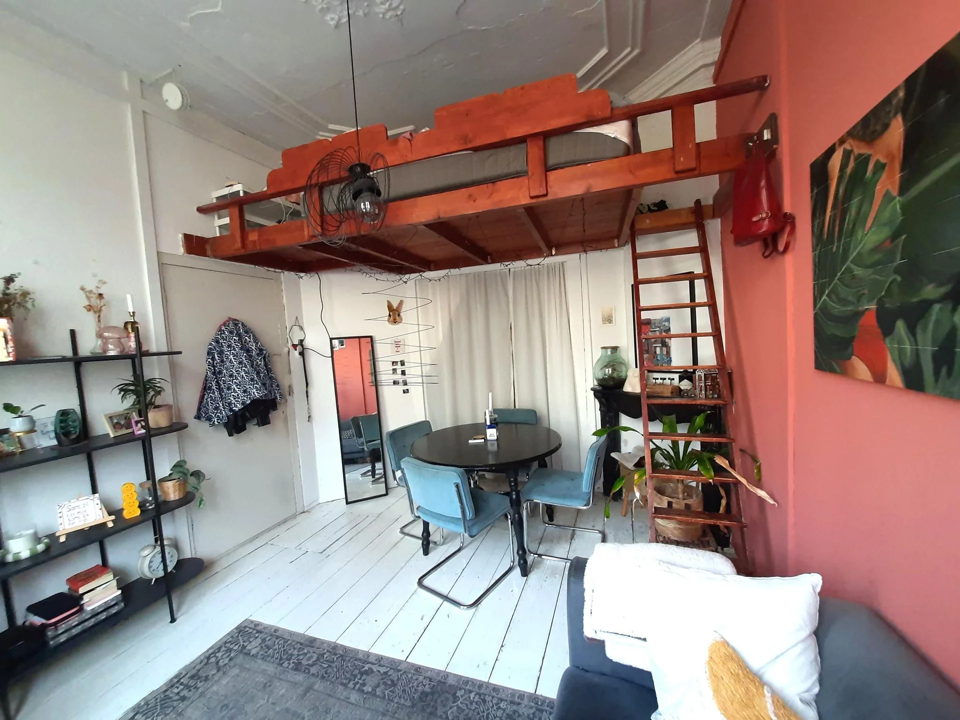 geblurde versie van de foto als achtergrond