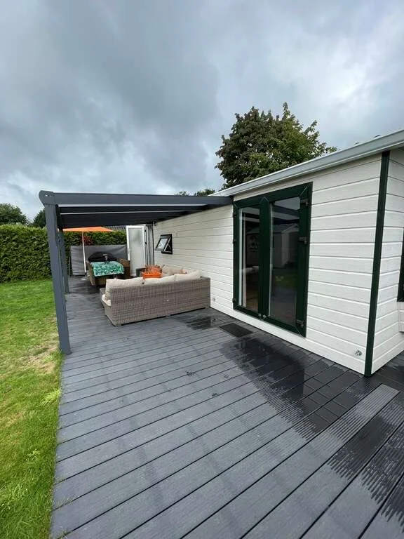 geblurde versie van de foto als achtergrond