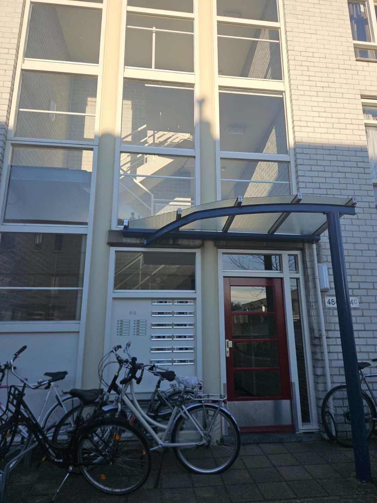 geblurde versie van de foto als achtergrond