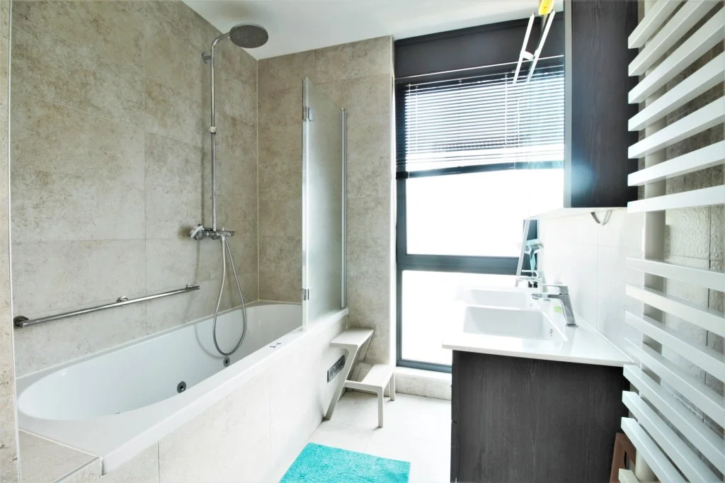 geblurde versie van de foto als achtergrond