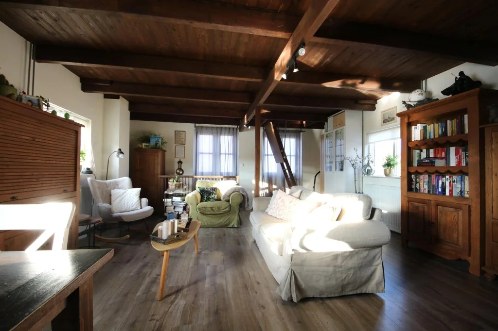 geblurde versie van de foto als achtergrond