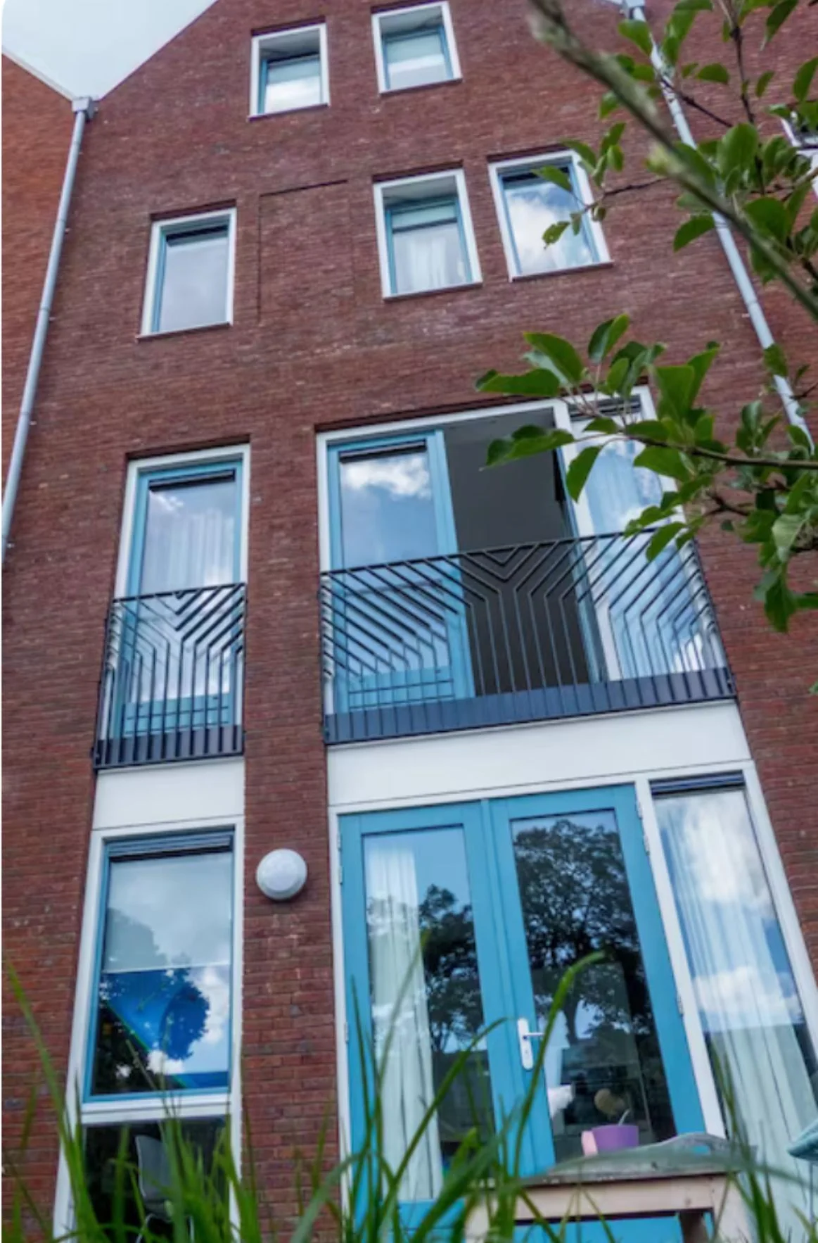 geblurde versie van de foto als achtergrond