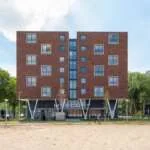 geblurde versie van de foto als achtergrond