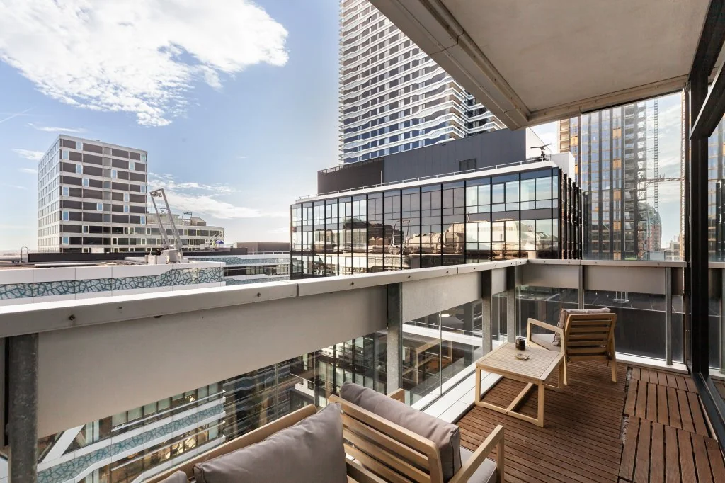 geblurde versie van de foto als achtergrond