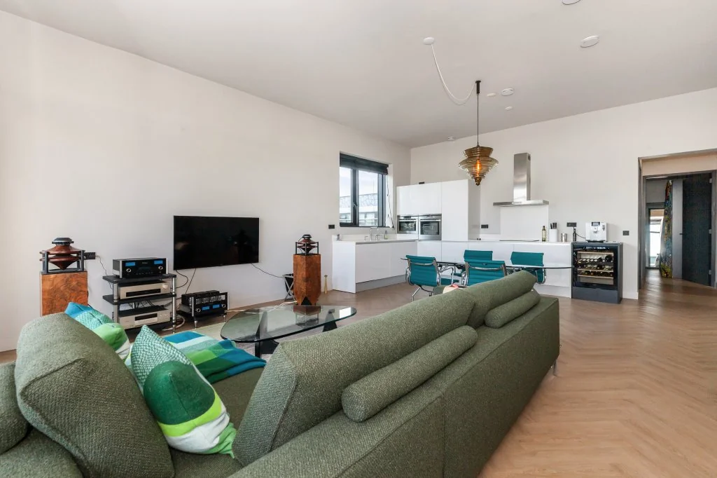 geblurde versie van de foto als achtergrond