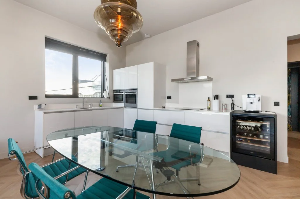 geblurde versie van de foto als achtergrond