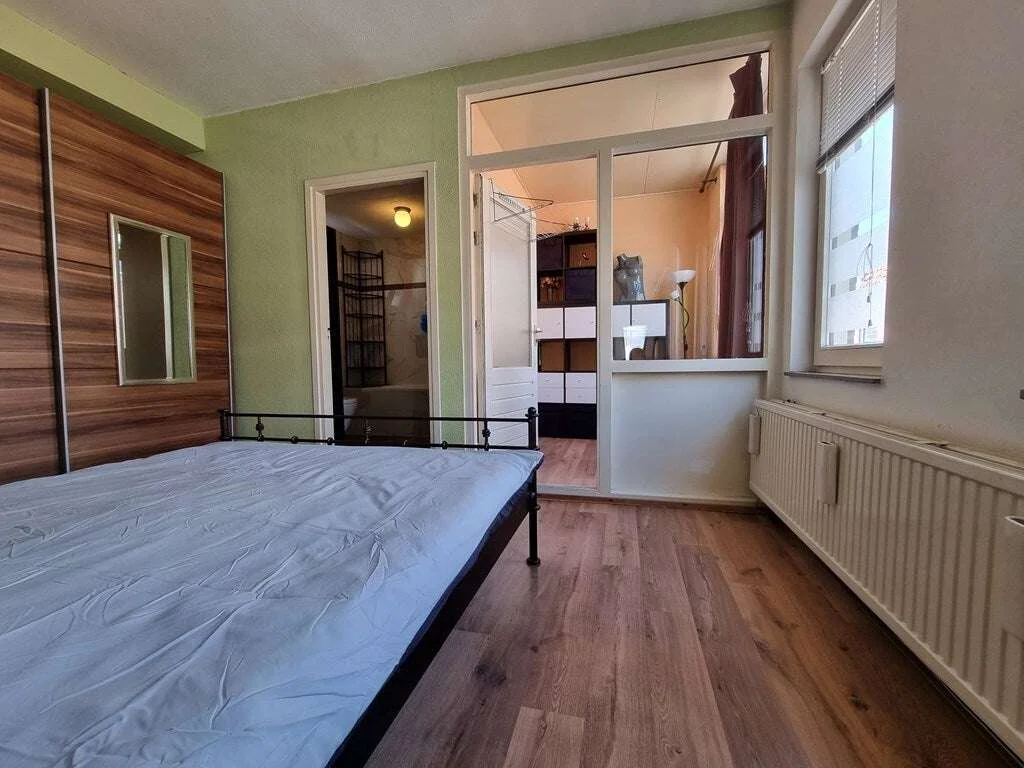 geblurde versie van de foto als achtergrond