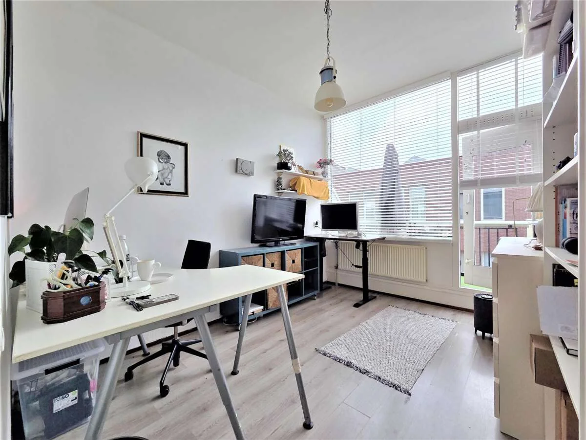 geblurde versie van de foto als achtergrond