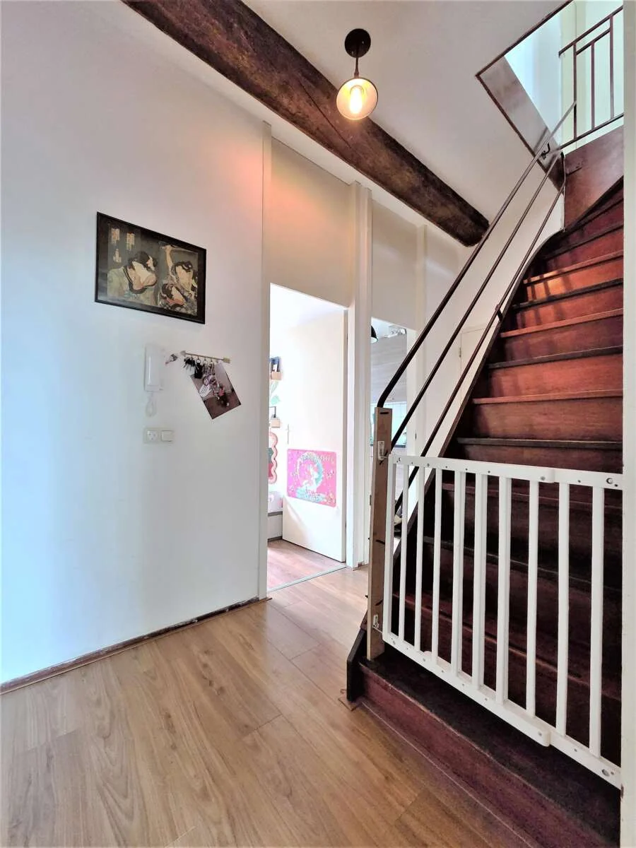 geblurde versie van de foto als achtergrond