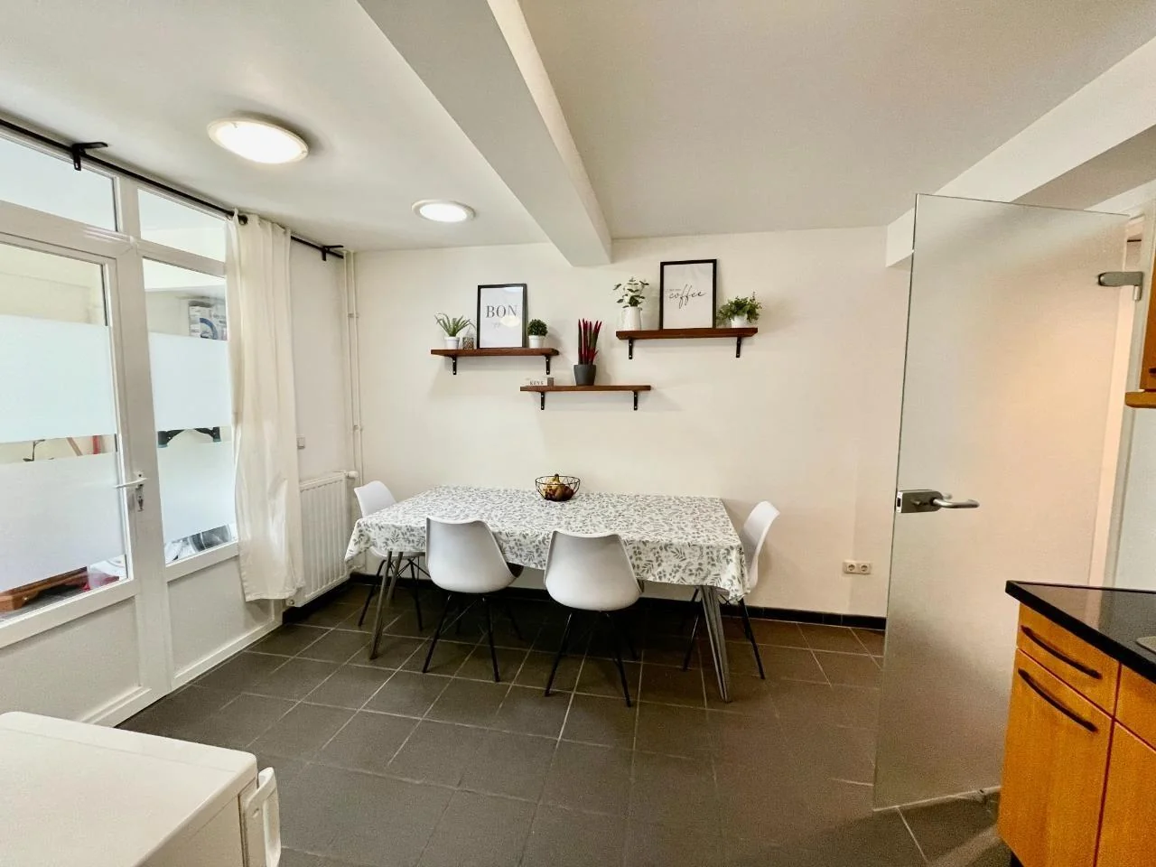 geblurde versie van de foto als achtergrond