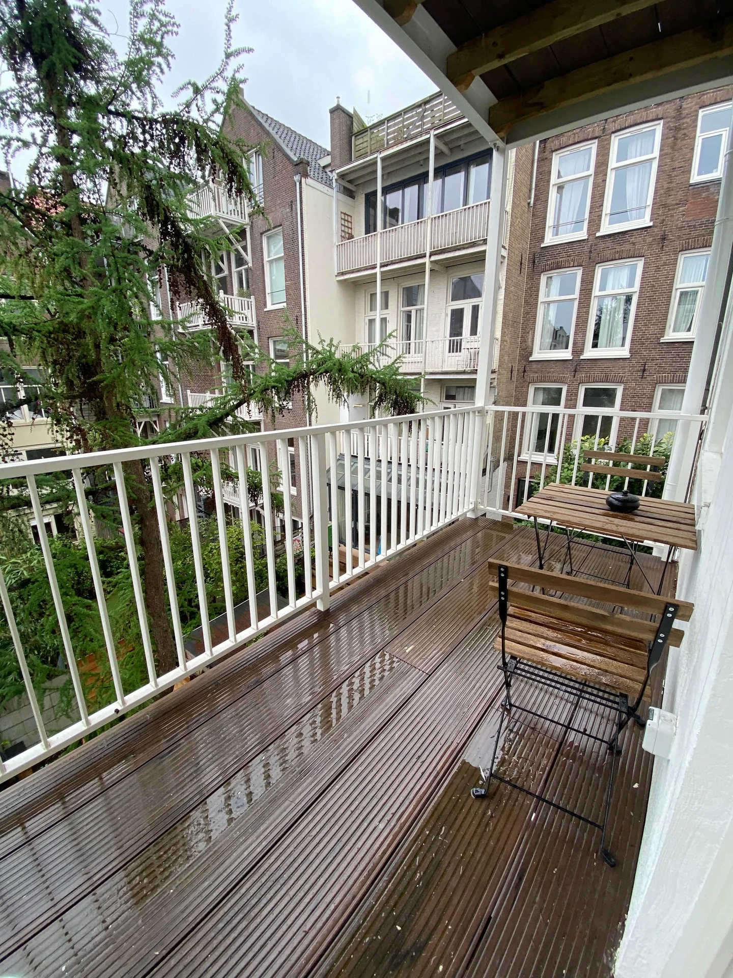 geblurde versie van de foto als achtergrond