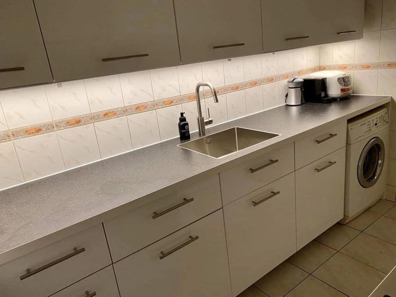 geblurde versie van de foto als achtergrond