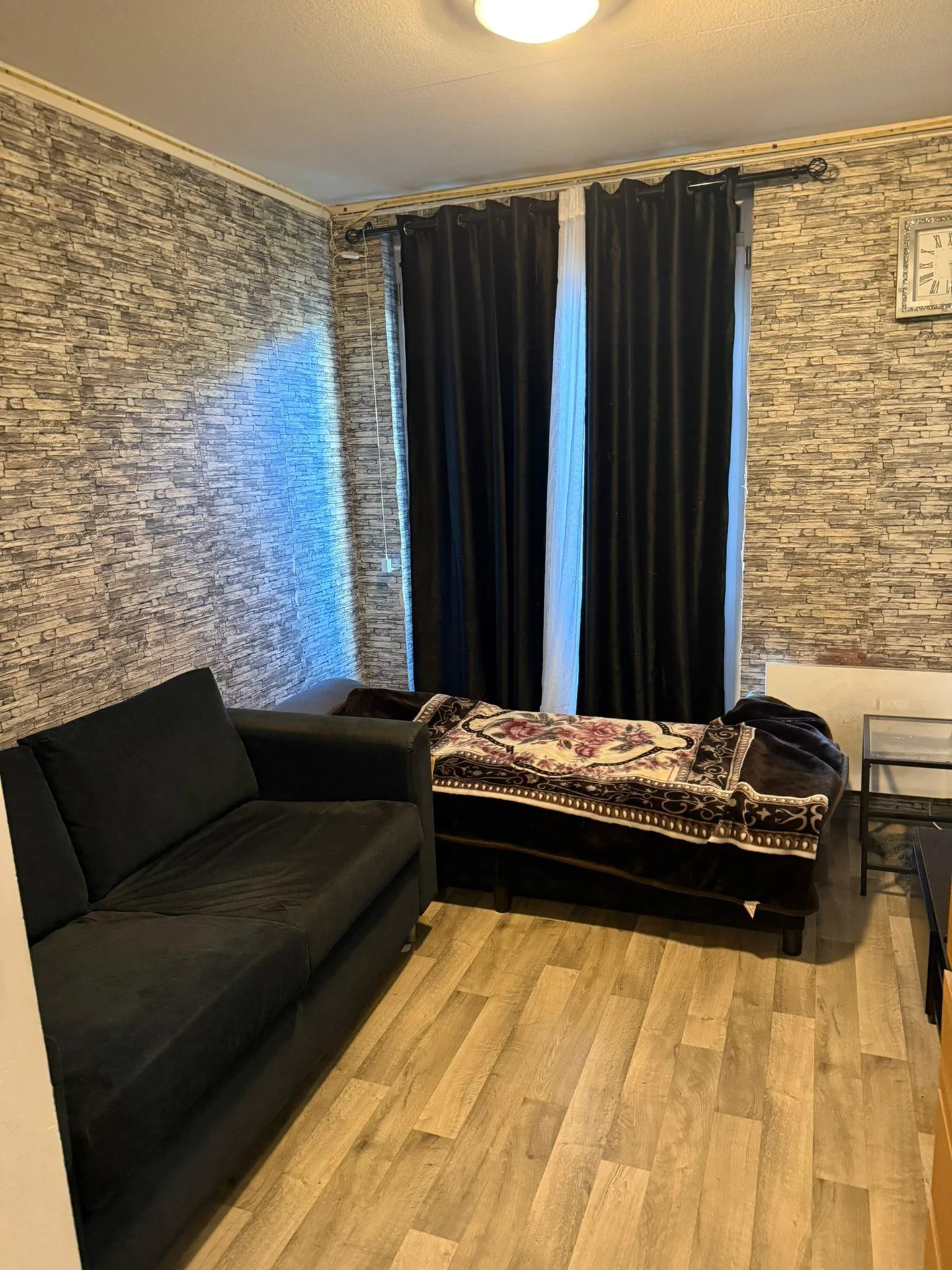 geblurde versie van de foto als achtergrond