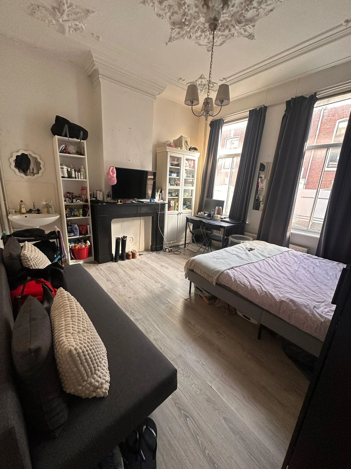 geblurde versie van de foto als achtergrond