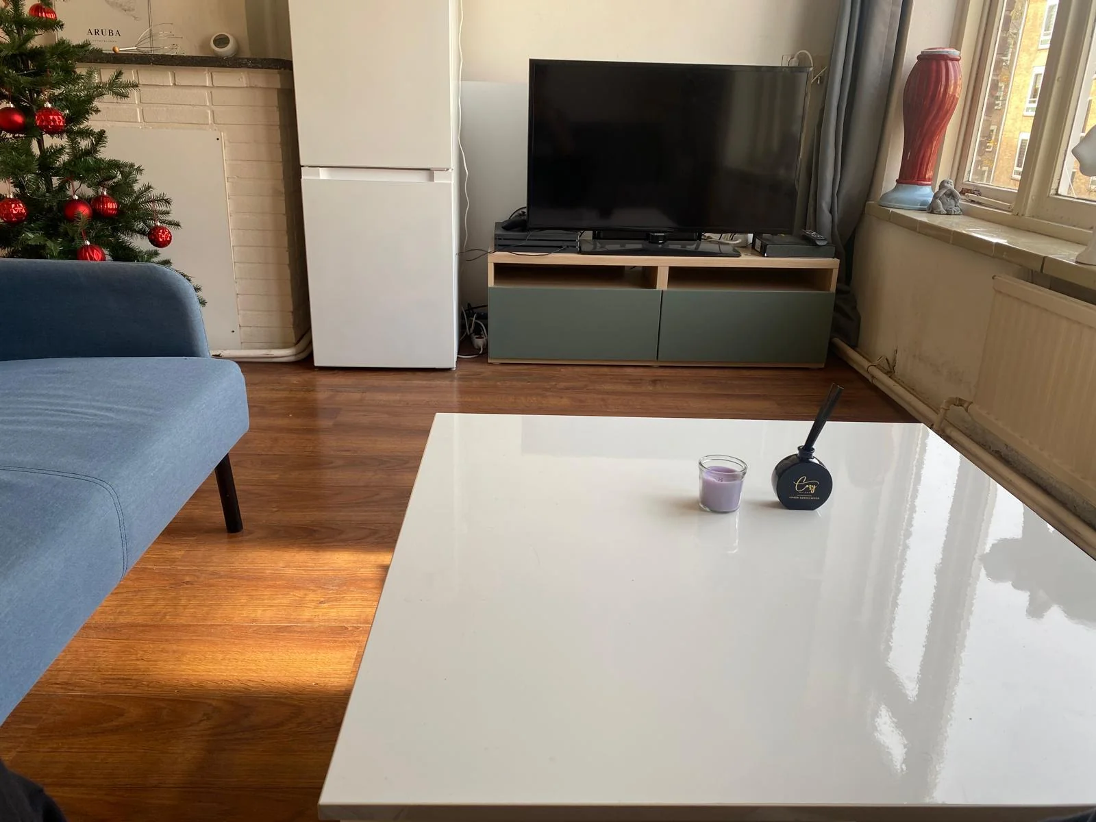 geblurde versie van de foto als achtergrond