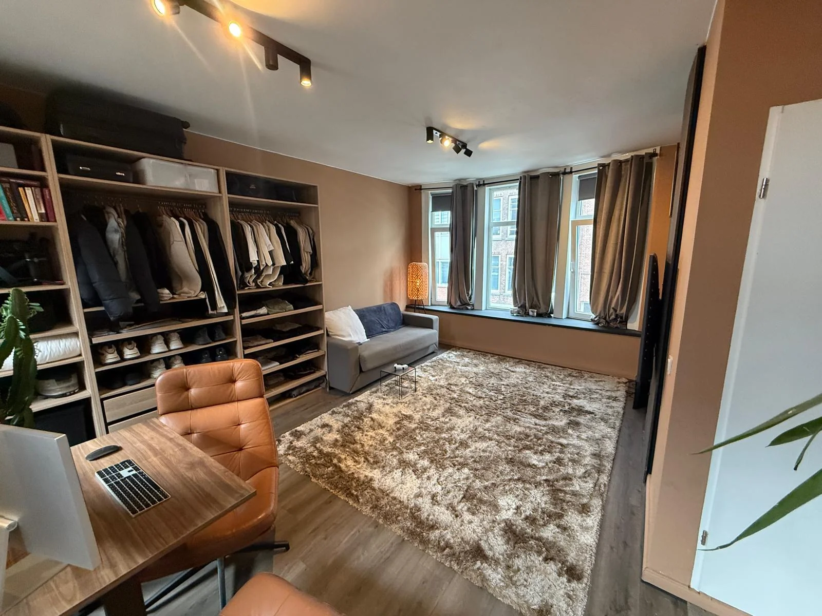 geblurde versie van de foto als achtergrond