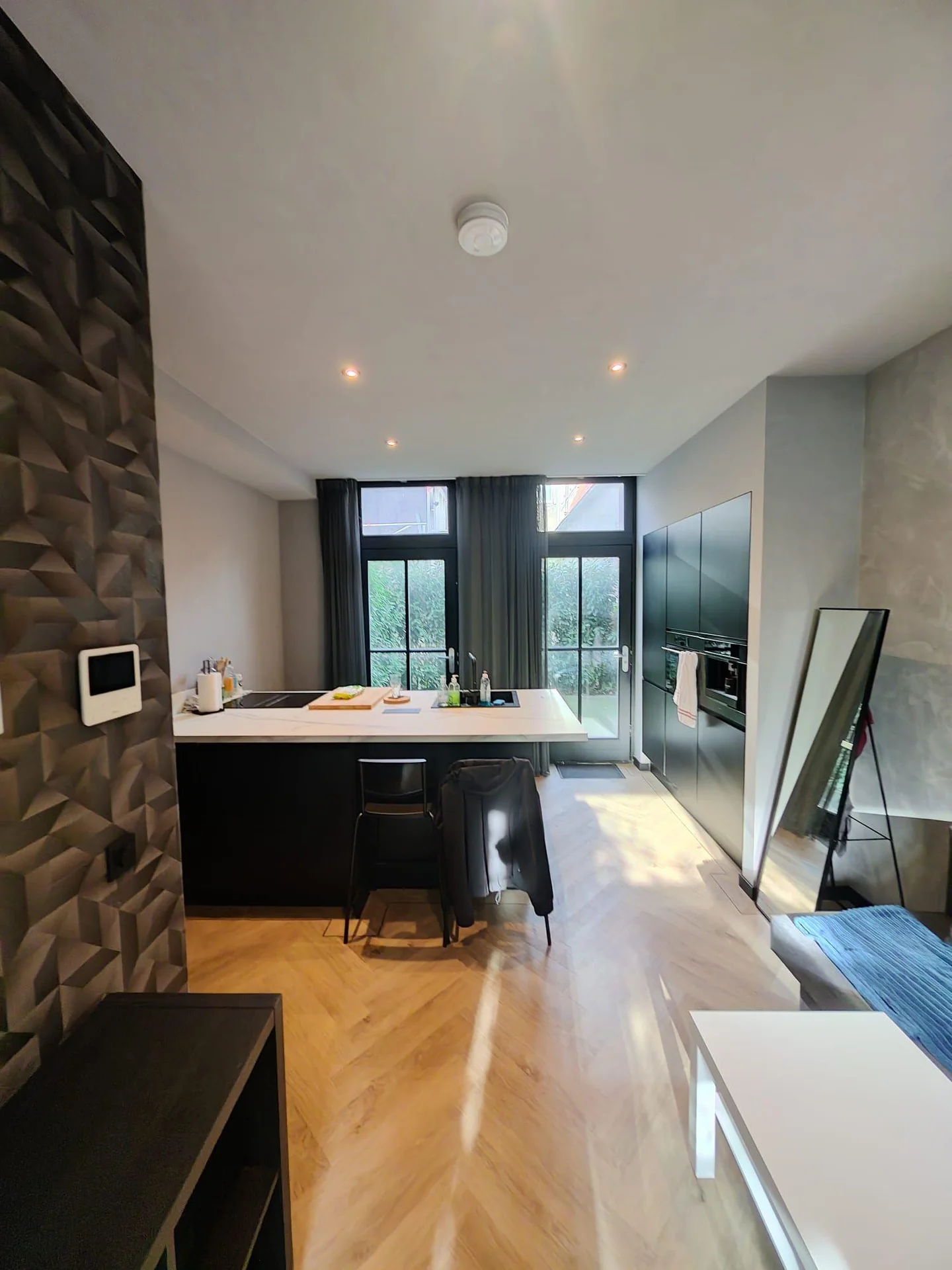 geblurde versie van de foto als achtergrond