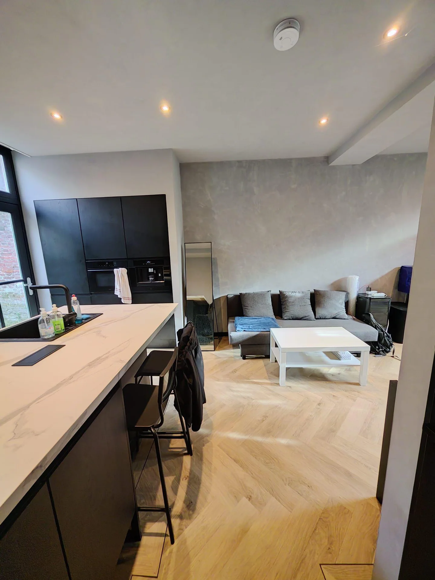 geblurde versie van de foto als achtergrond